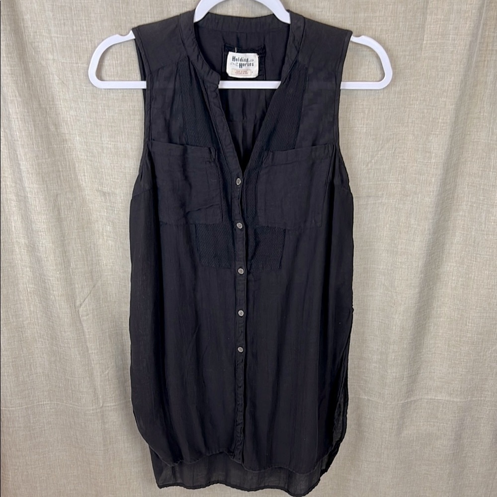Holding Horses Women’s 4 Ellsey Buttondown Patch Pockets Sleeveless Top